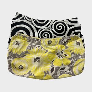 Lot of 2 Thirty-One Fitted Skirt Purse Skirts Black Swirl Yellow floral